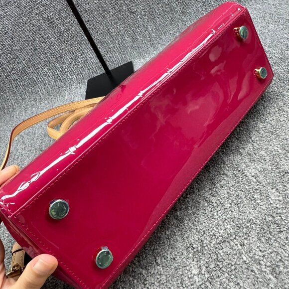 Louis Vuitton Brea Leather Vernis Shoulder Bag 699-092225 - Picture 11 of 14